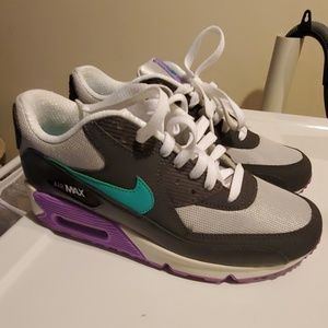 Air max 90 6.5Youth. Or women 8.